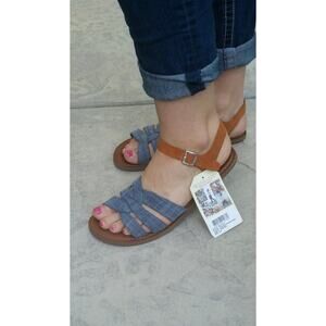 Tom’s sandals